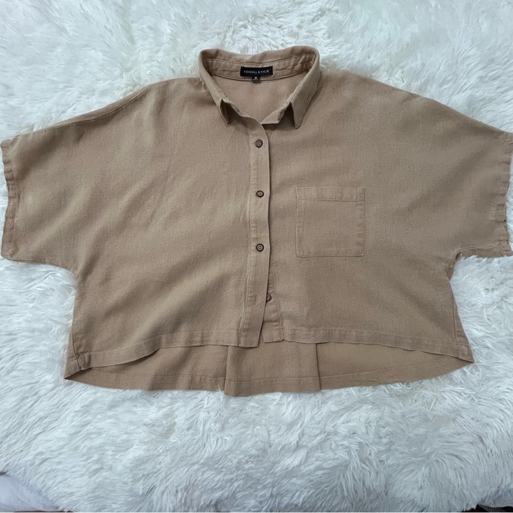 Kendall & Kylie Tan Cropped Button-Up Shirt - Picture 2 of 7